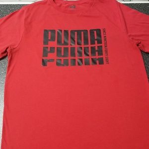 Boy's puma tshirt.